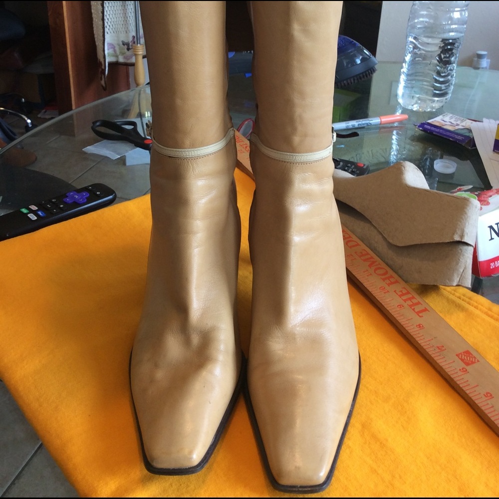 SOLD - Gianni Bini Cream and Camel Leather Boots Size 8.5M, Pre-owned - Picture 2 of 16
